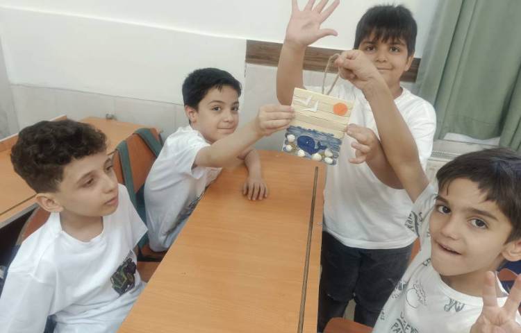 سازه چوبی (بوک مارک و درست کردن تابلوی آبزیان) 3