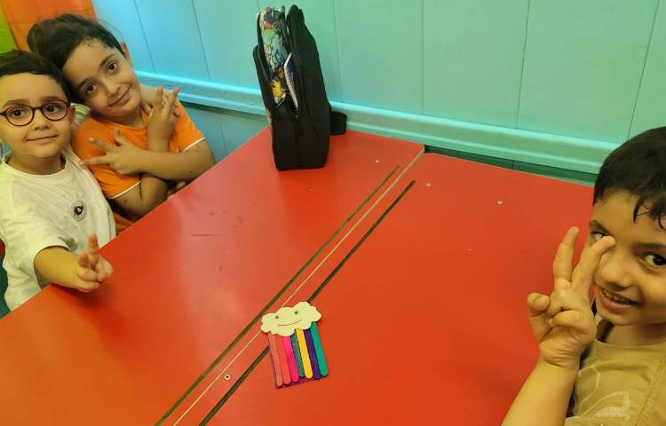 سازه ی چوبی ساخت رنگین کمان به صورت گروهی 1