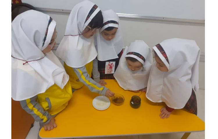 ساعت آزمایشگاه و دانشمند کوچک 4