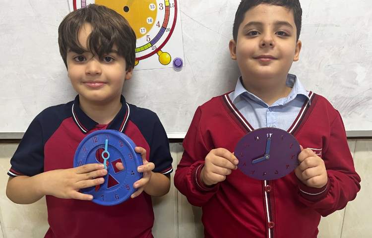 ساعت در بعداز ظهر و قبل از ظهر 1
