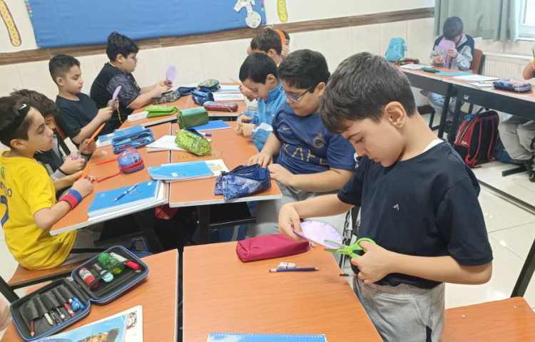 ساعت در بعد از ظهر 4