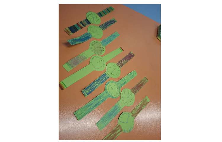 ساعت هنرمندان کوچک