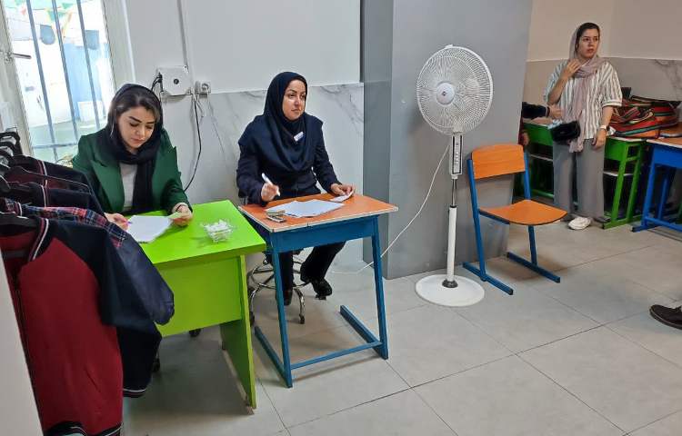 سایزگیری لباس دانش آموزان 3