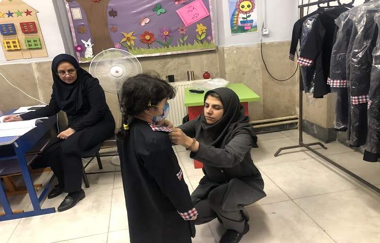 سایزگیری لباس فرم دانش آموزان و ثبت نام سرویس تابستان 7