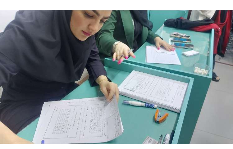 سایزگیری لباس فرم 14