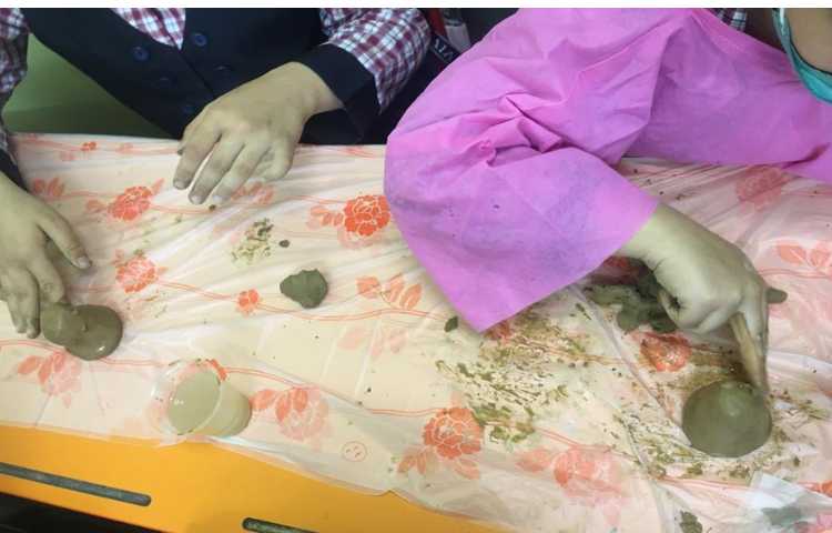 سفالگری ( آموزش ساخت پنگوئن ) جزییات اثر با خلاقیت دانش آموزان 4