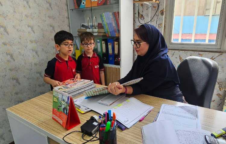 سنجش دانش زبانی دانش آموزان به صورت تصادفی و مداوم توسط سوپروایزر