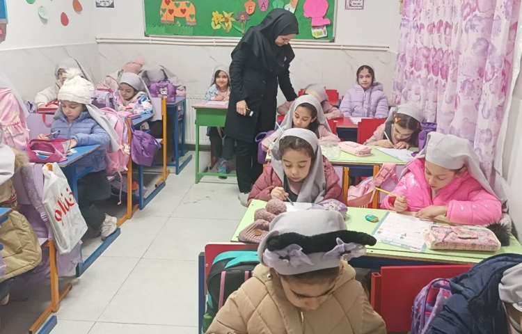 سنجش فارسی پایه‌های اول و دوم با نظارت معاون آموزشی 1