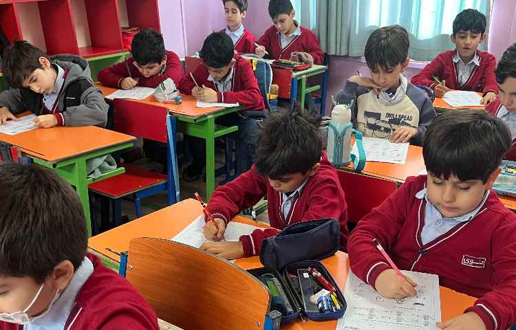 سنجش کتاب phonics 3 2