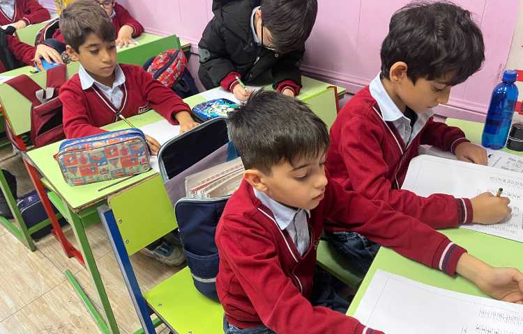 سنجش کتاب phonics 3 5