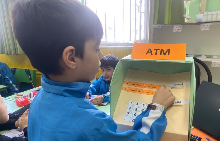 :سوادمالی،آشنایی با دستگاه خودپرداز و انواع کاربرد آن 3