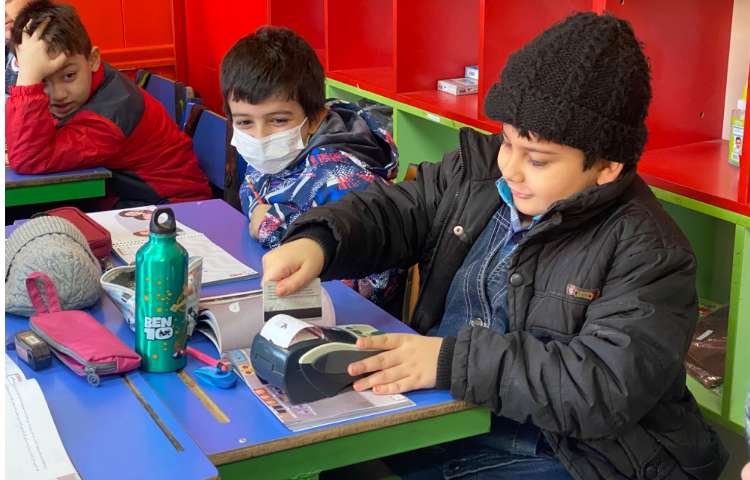 :سوادمالی،آشنایی با کارت های بانکی و دستگاه کارتخوان