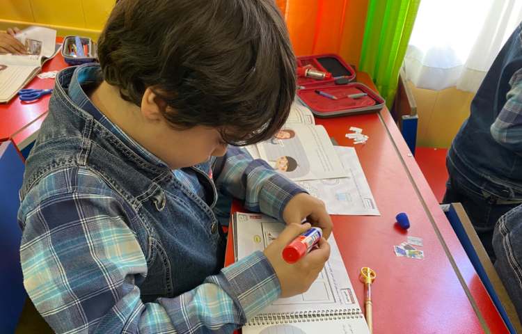 :سوادمالی، فعالیت کلاسی آشنایی با کالا و خدمت 2