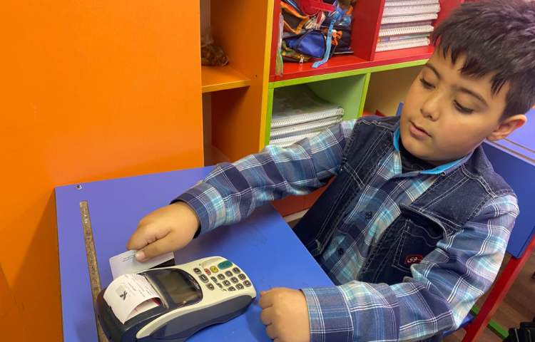 :سواد مالی،آشنایی با کارت های بانکی و دستگاه کارتخوان 4