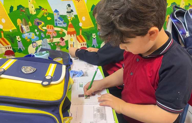 سواد مالی - آشنایی با اشکال مختلف سکه‌ها و اسکناس‌ها 4