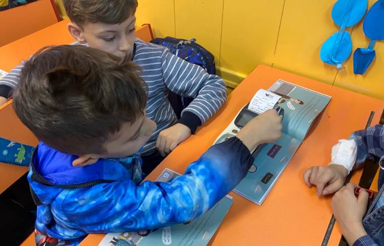 :سواد مالی، کلاس توت فرنگی 4