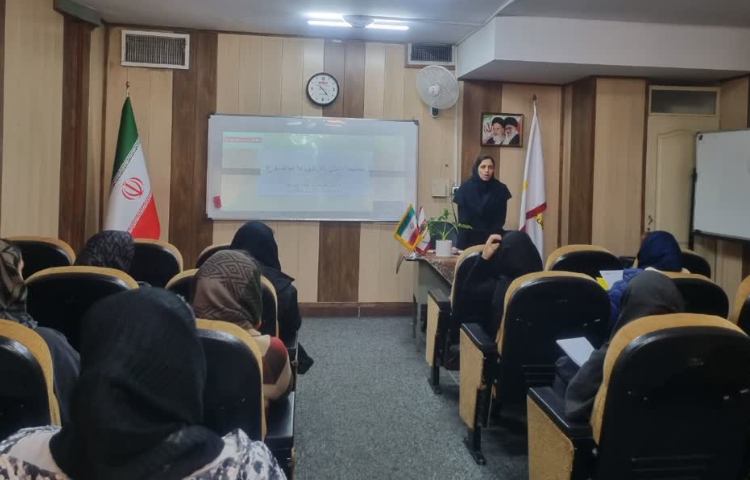 سومین جلسه دانش افزایی ویژه اولیا _ارائه کارنامه همگام و پابه پای 1