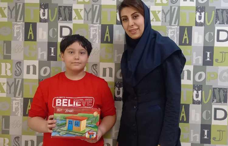 سپهر سالکی برنده جایزه مسابقات بین شعب داستان نویسی 1