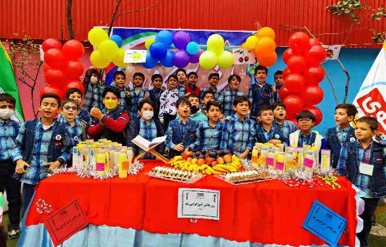 :سیزده آبان، روز دانش آموز گرامی باد 12