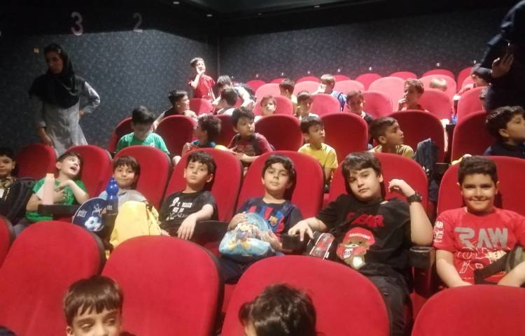 : سینما پیروزی، فیلم بابا سیبیلو، پایه دوم و سوم 16