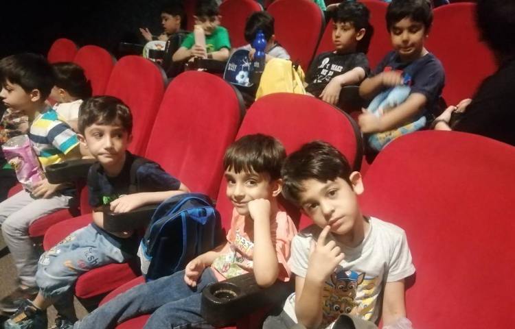 : سینما پیروزی، فیلم بابا سیبیلو، پایه دوم و سوم 18