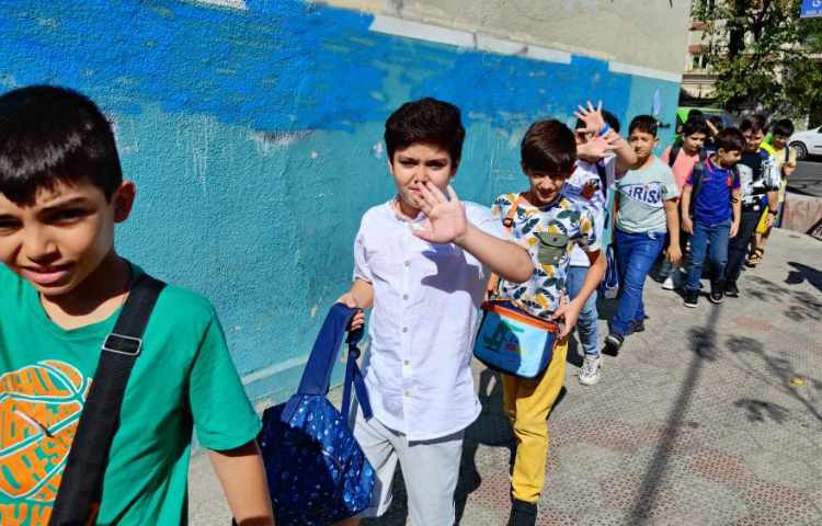 : سینما پیروزی، فیلم بابا سیبیلو، پایه دوم و سوم 30