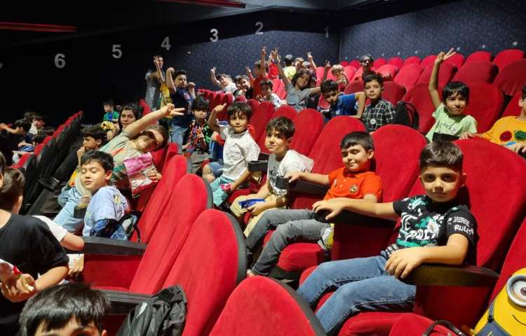 : سینما پیروزی، فیلم بابا سیبیلو، پایه دوم و سوم 5