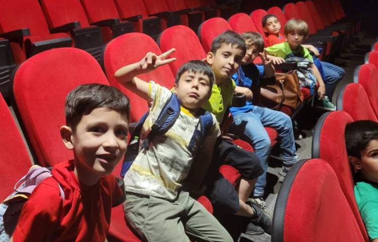 : سینما پیروزی، فیلم بابا سیبیلو، پایه دوم و سوم 7