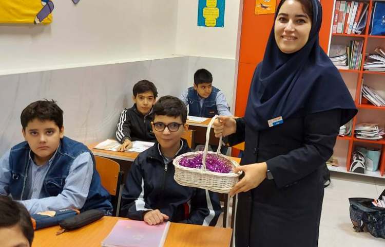 شادی و جشن روز دانش‌آموز