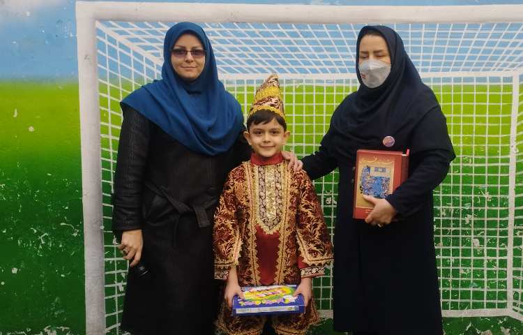 شاهنامه خوانی دانش اموزان پایه دوم جهت آشنایی با ابوالقاسم فردوسی 2