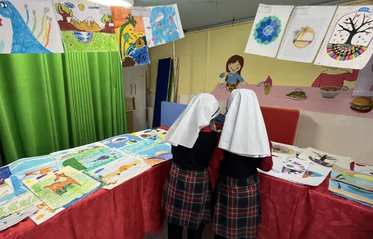 شروع نمایشگاه فراآموزشی و بازدید اولیا از دستاوردهای دانش آموزان 3