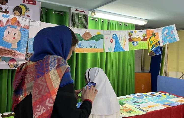 شروع نمایشگاه فراآموزشی و بازدید اولیا از دستاوردهای دانش آموزان 7
