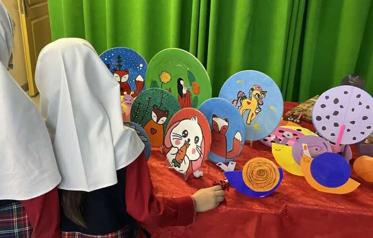 شروع نمایشگاه فراآموزشی و بازدید اولیا از دستاوردهای دانش آموزان 8