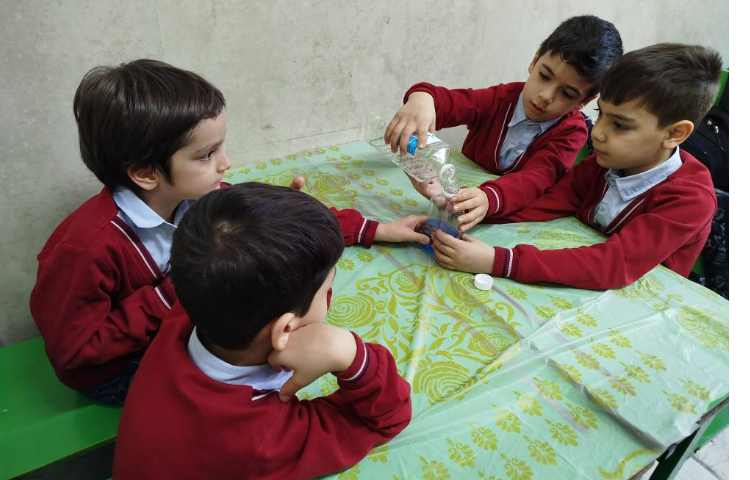 شروع هفته ی ملی علوم و انجام فعالیتها در کلاسها 12