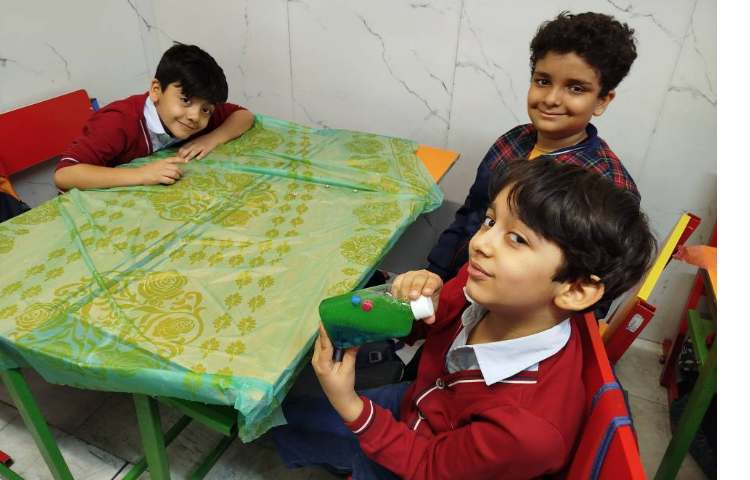 شروع هفته ی ملی علوم و انجام فعالیتها در کلاسها 17