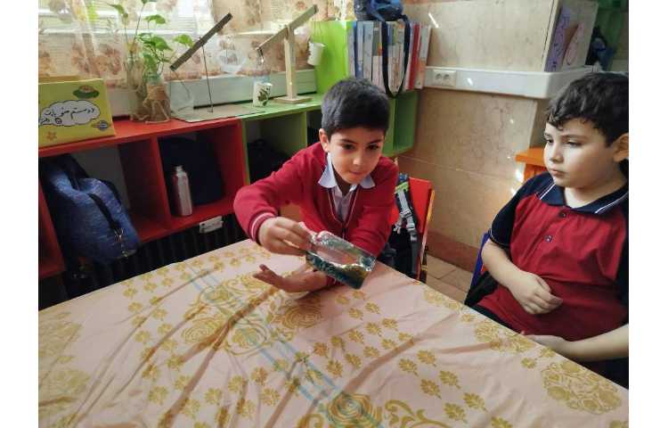 شروع هفته ی ملی علوم و انجام فعالیتها در کلاسها 23