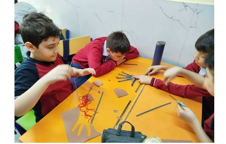 شروع هفته ی ملی علوم و انجام فعالیتها در کلاسها 31