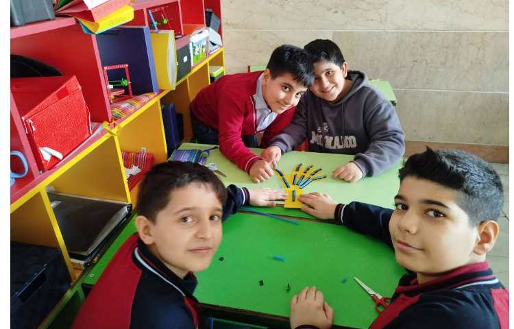 شروع هفته ی ملی علوم و انجام فعالیتها در کلاسها 36