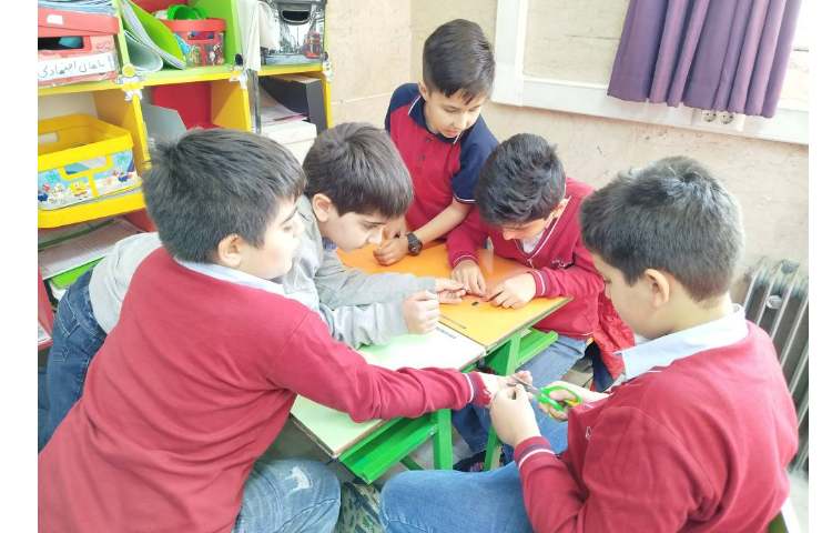 شروع هفته ی ملی علوم و انجام فعالیتها در کلاسها 37