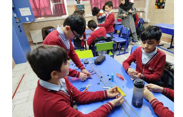 شروع هفته ی ملی علوم و انجام فعالیتها در کلاسها 53