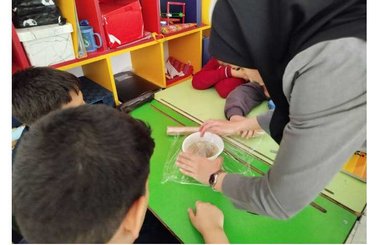 شروع هفته ی ملی علوم و انجام فعالیتها در کلاسها 91