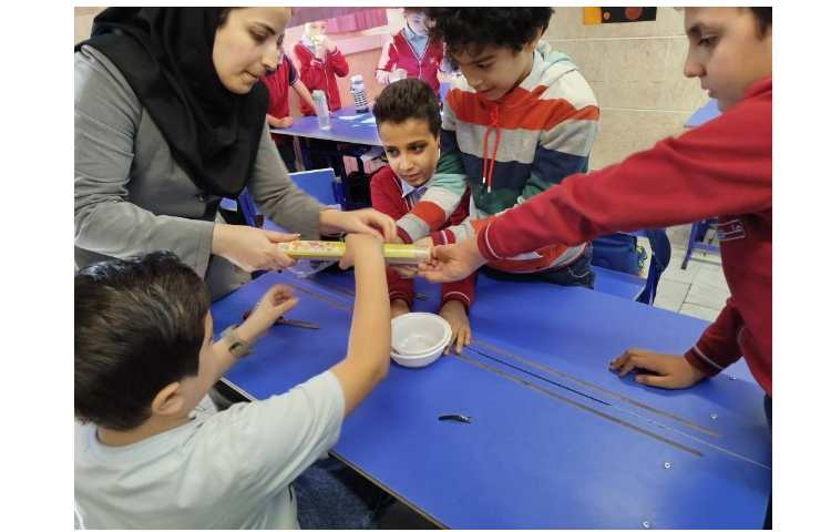 شروع هفته ی ملی علوم و انجام فعالیتها در کلاسها 98