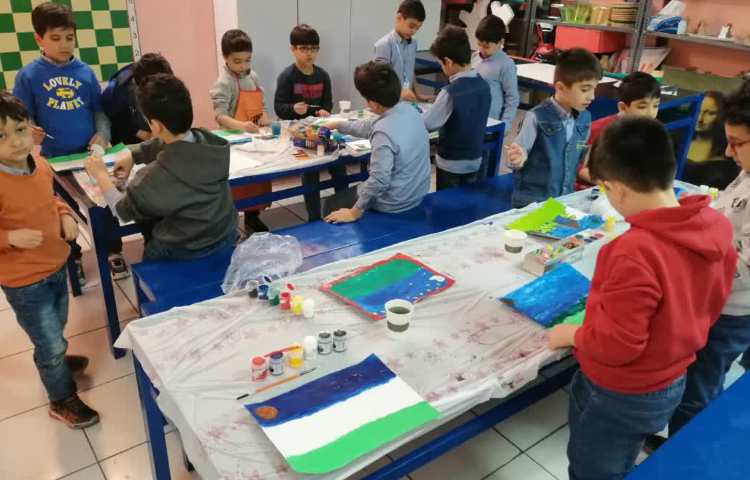 شروع کار کلاژ روی نقاشی 4