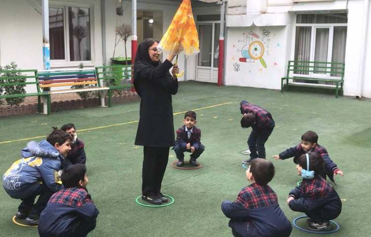 شروع کلاس با بازی حرکتی-زنگ زبان عمومی 4