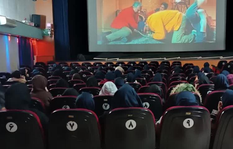 شرکت دانش آموزان در اردوی سینما 3