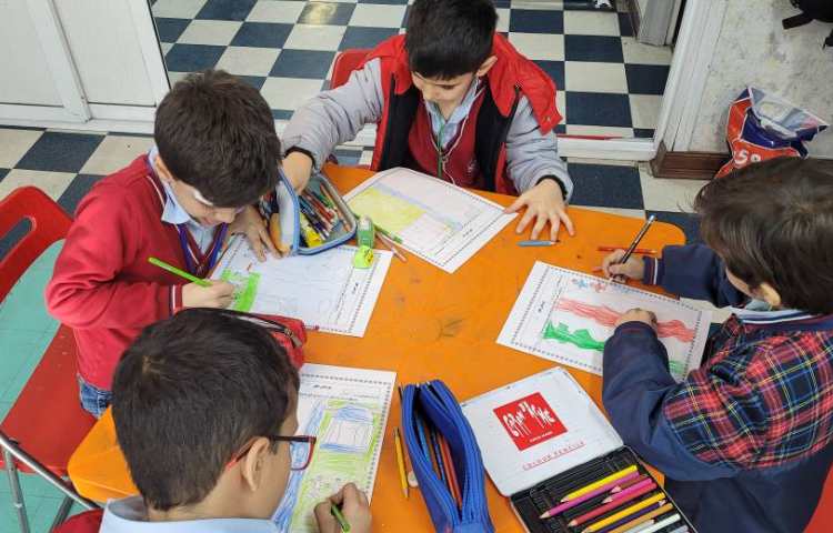 شرکت در مسابقه نقاشی