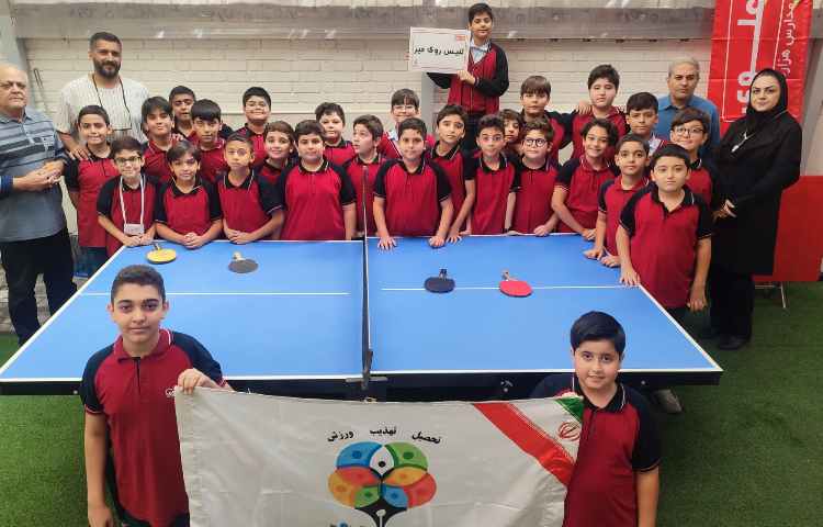 شرکت کنندگان در مسابقات پینگ پنگ المپیادورزشی درون مدرسه ای 1