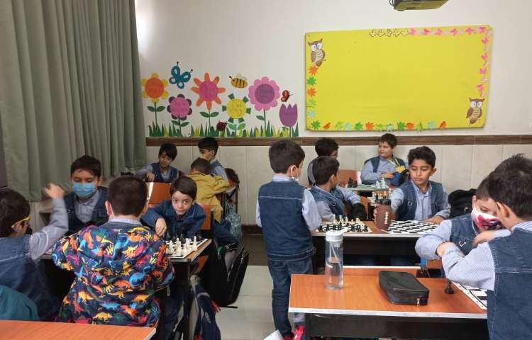 شطرنج -آموزش وزیر و طرز گرفتن مهره‌های حریف با آن