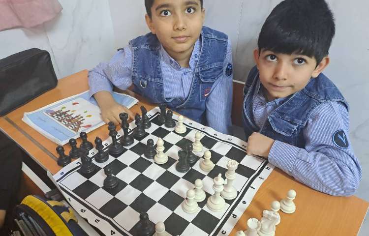شطرنج - آموزش کیش و مات ، راههای رفع های کیش ، بازی 1