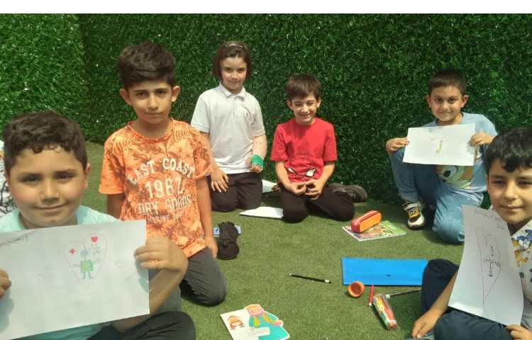 شناخت علایق و دوست داشتنی ها با زبان زرافه